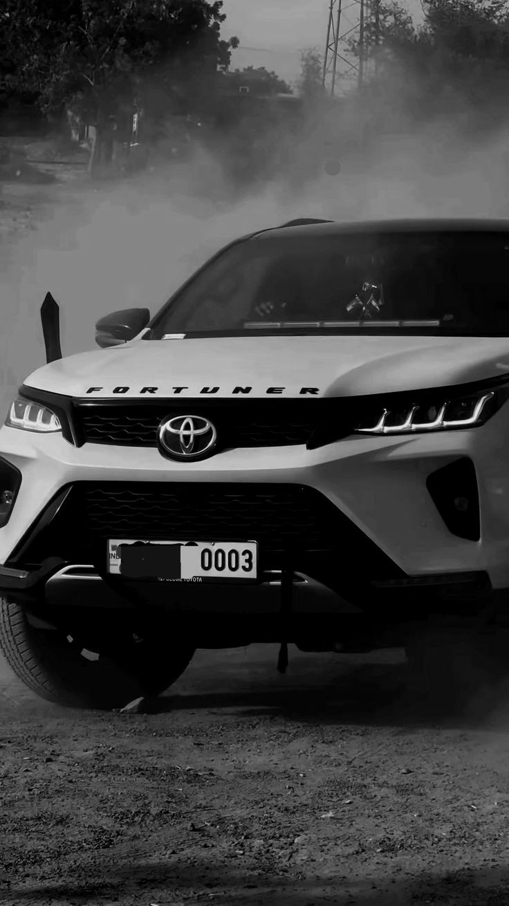 Fortuner wallpaper for mobile