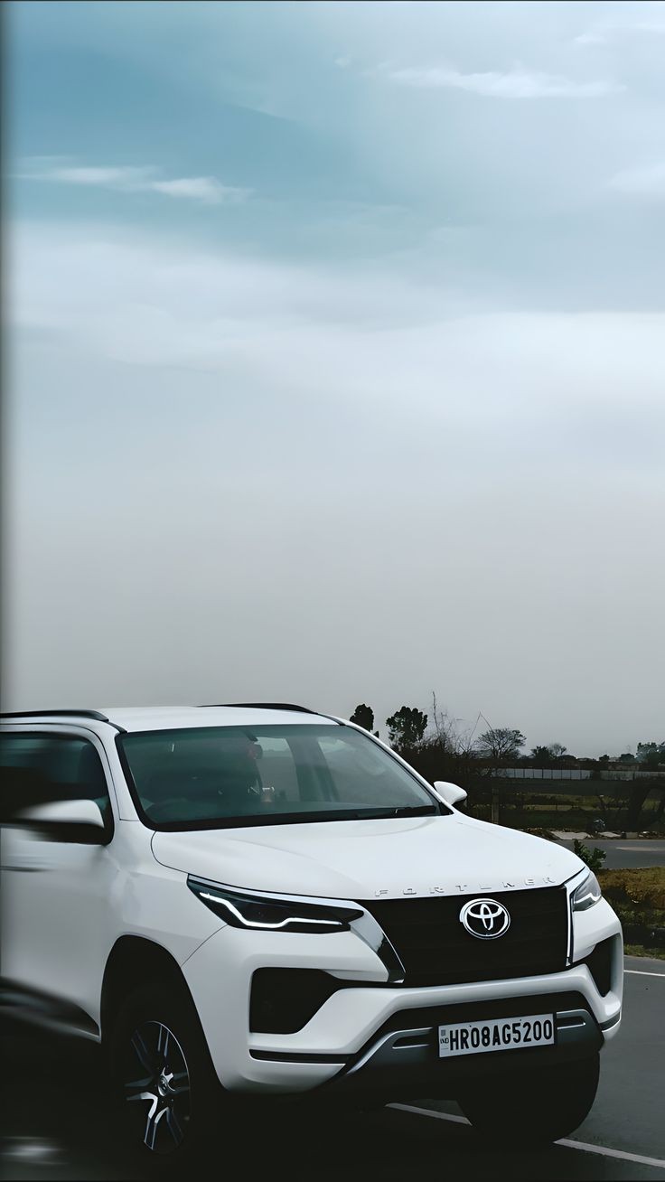 Fortuner wallpaper for mobile