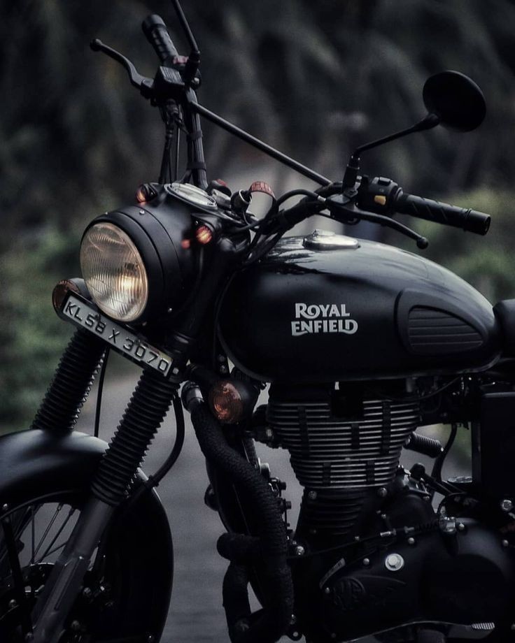 Royal Enfield Classic Wallpaper Black 5