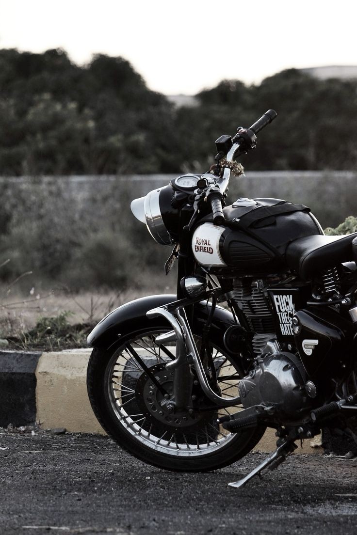 Royal Enfield Classic Wallpaper Black 6