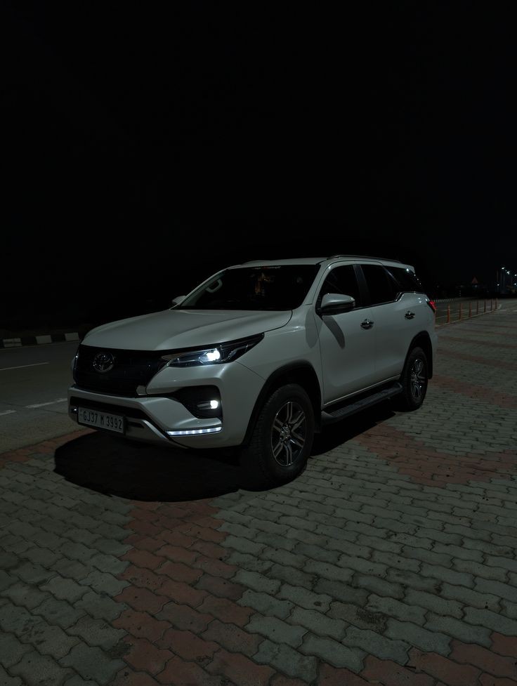 fortuner wallpaper